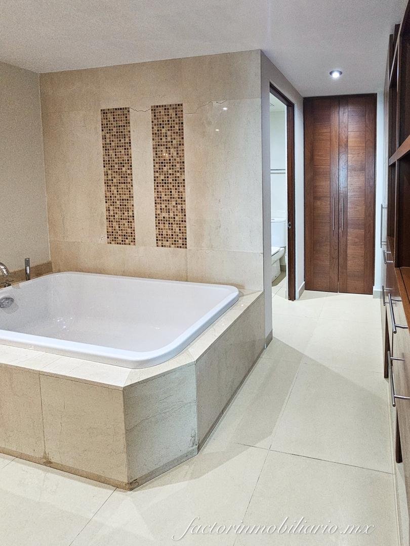 Departamento Novo Cancún de 2 Recamaras 206 m2 en Venta