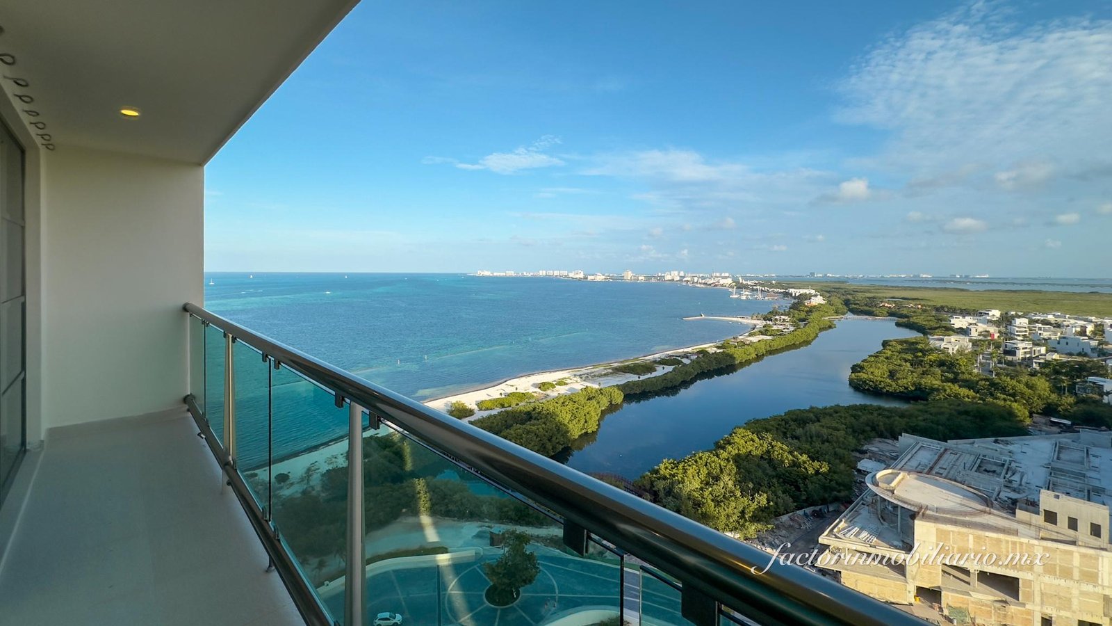 Departamento Novo Cancún en Puerto Cancún de 2 Recámaras en Renta Sin Muebles