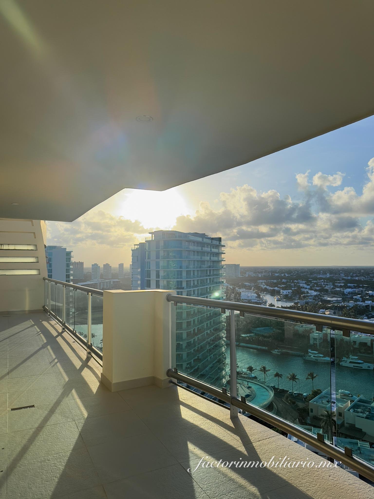 Departamento Novo Cancún en Puerto Cancún de 2 Recámaras en Renta Sin Muebles