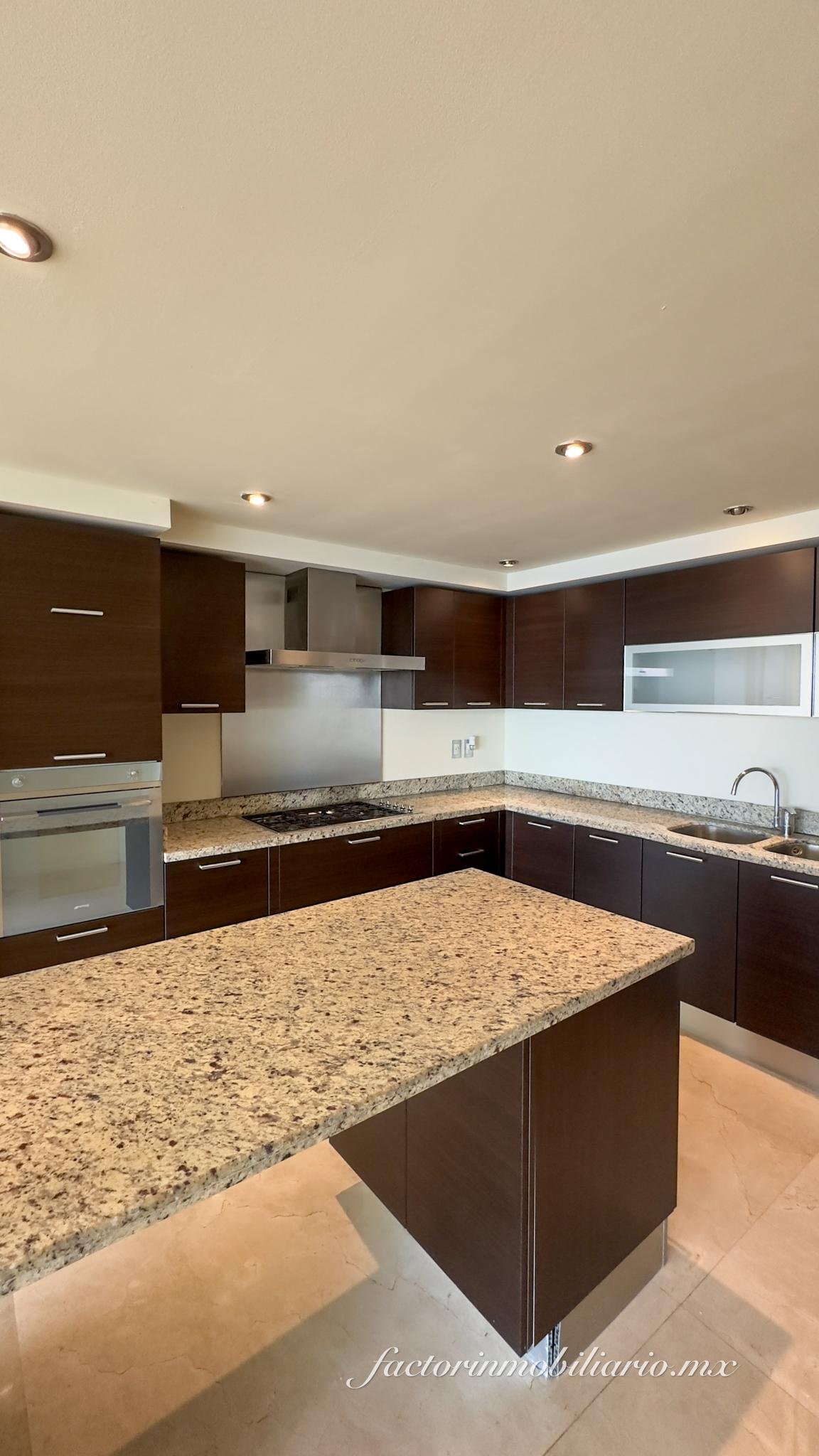 Departamento Novo Cancún en Puerto Cancún de 2 Recámaras en Renta Sin Muebles