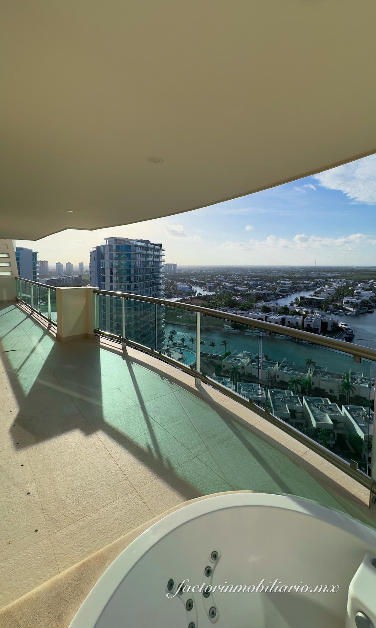 Departamento Novo Cancún en Puerto Cancún de 2 Recámaras en Venta Sin Muebles