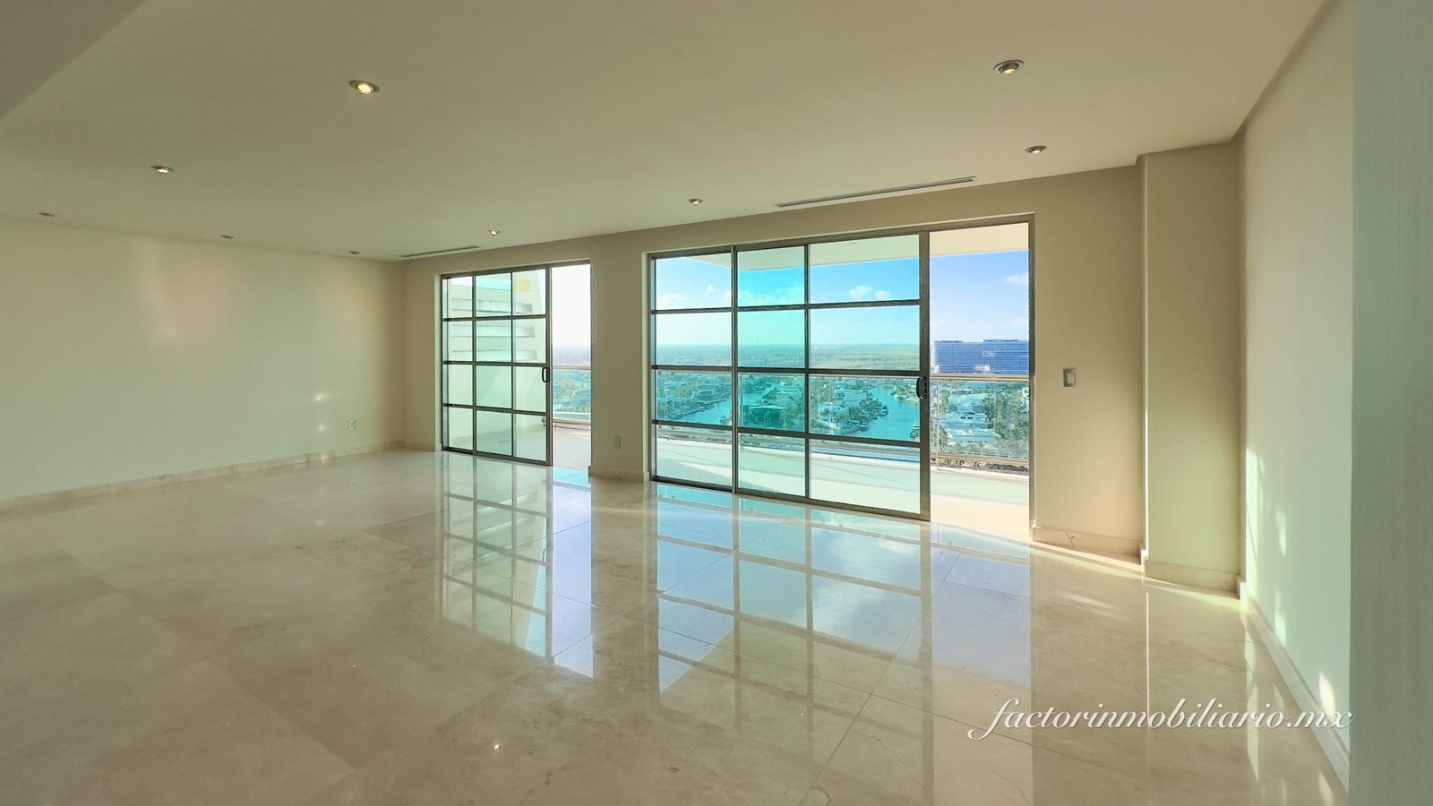 Departamento Novo Cancún en Puerto Cancún de 2 Recámaras en Renta Sin Muebles