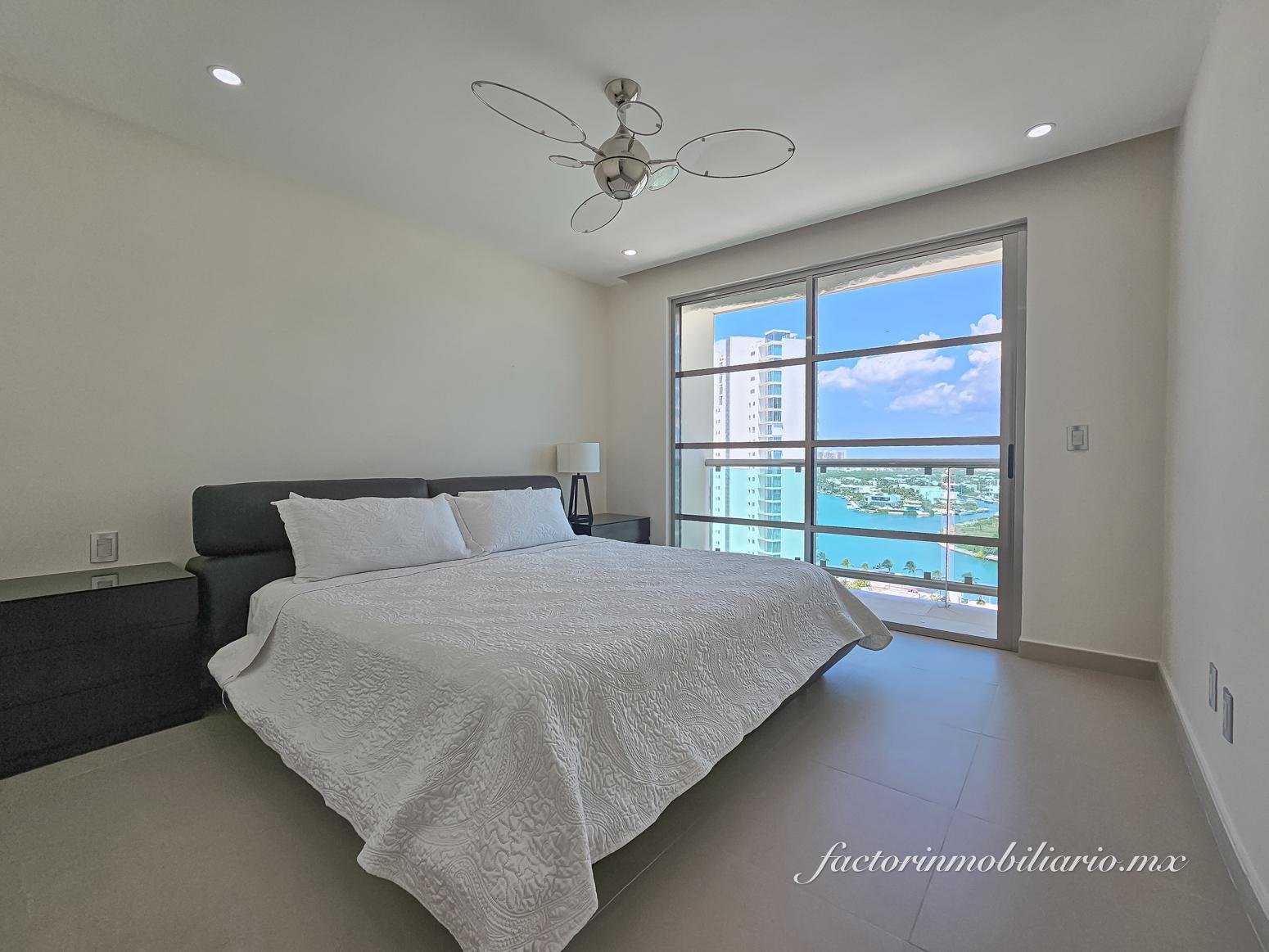 Departamento Novo Cancún de 3 recámaras de 263 m2 en Renta Amueblado o Sin Muebles