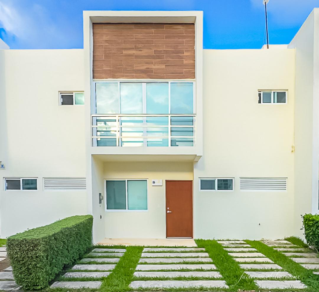 Casa en Venta en el Condominio York del Residencial Long Island en Av. Huayacán Cancún Centro