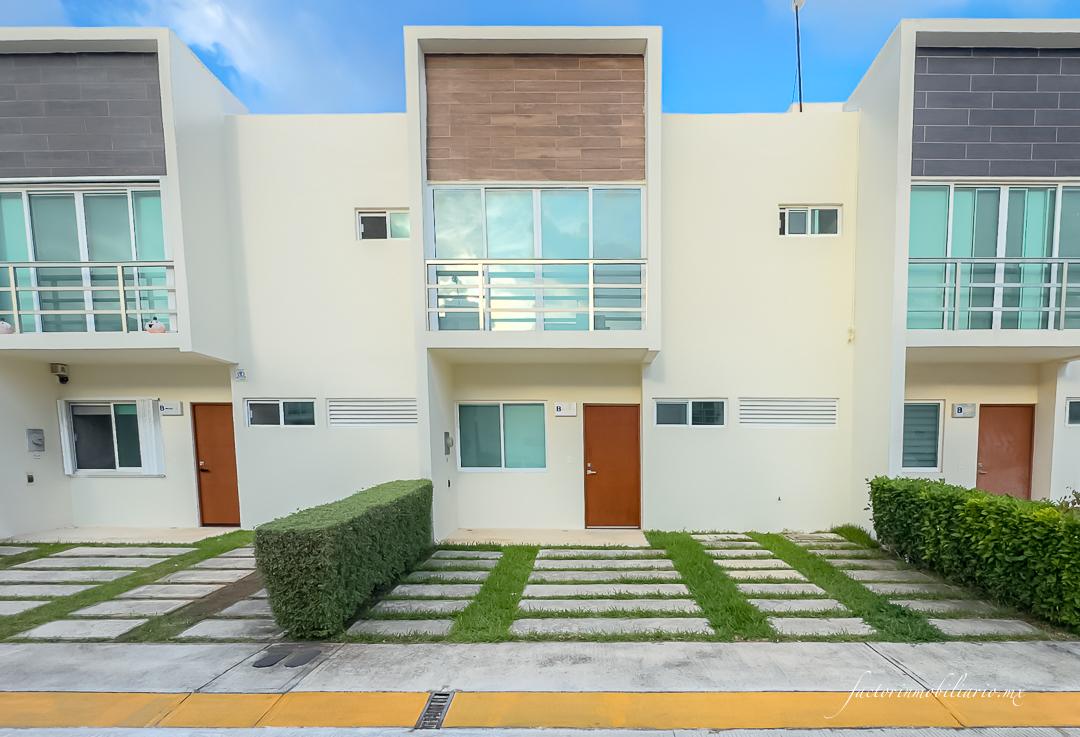 Casa en Venta en el Condominio York del Residencial Long Island en Av. Huayacán Cancún Centro