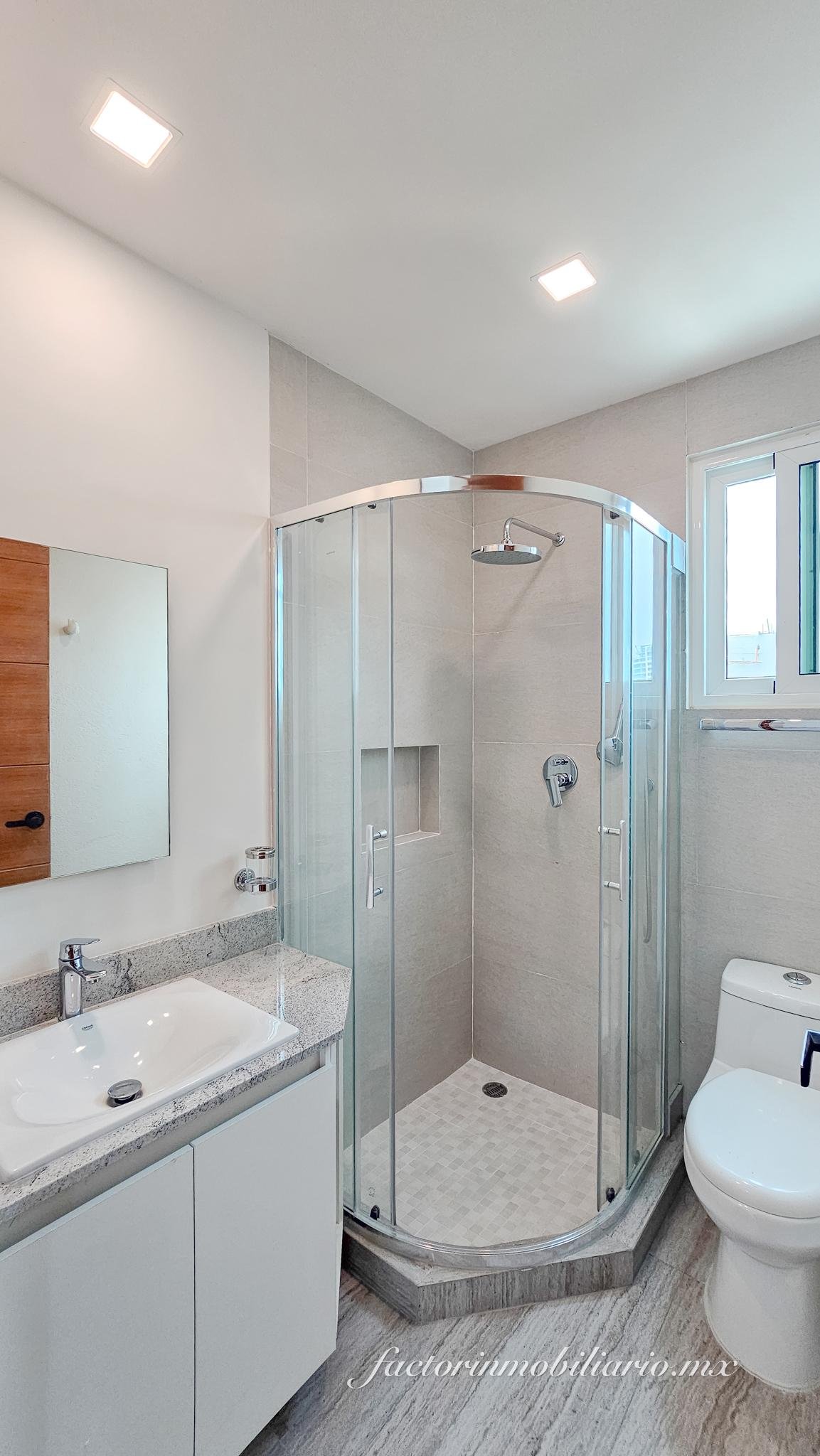 Pent House en Torre M frente a Puerto Cancún en Av Bonampak