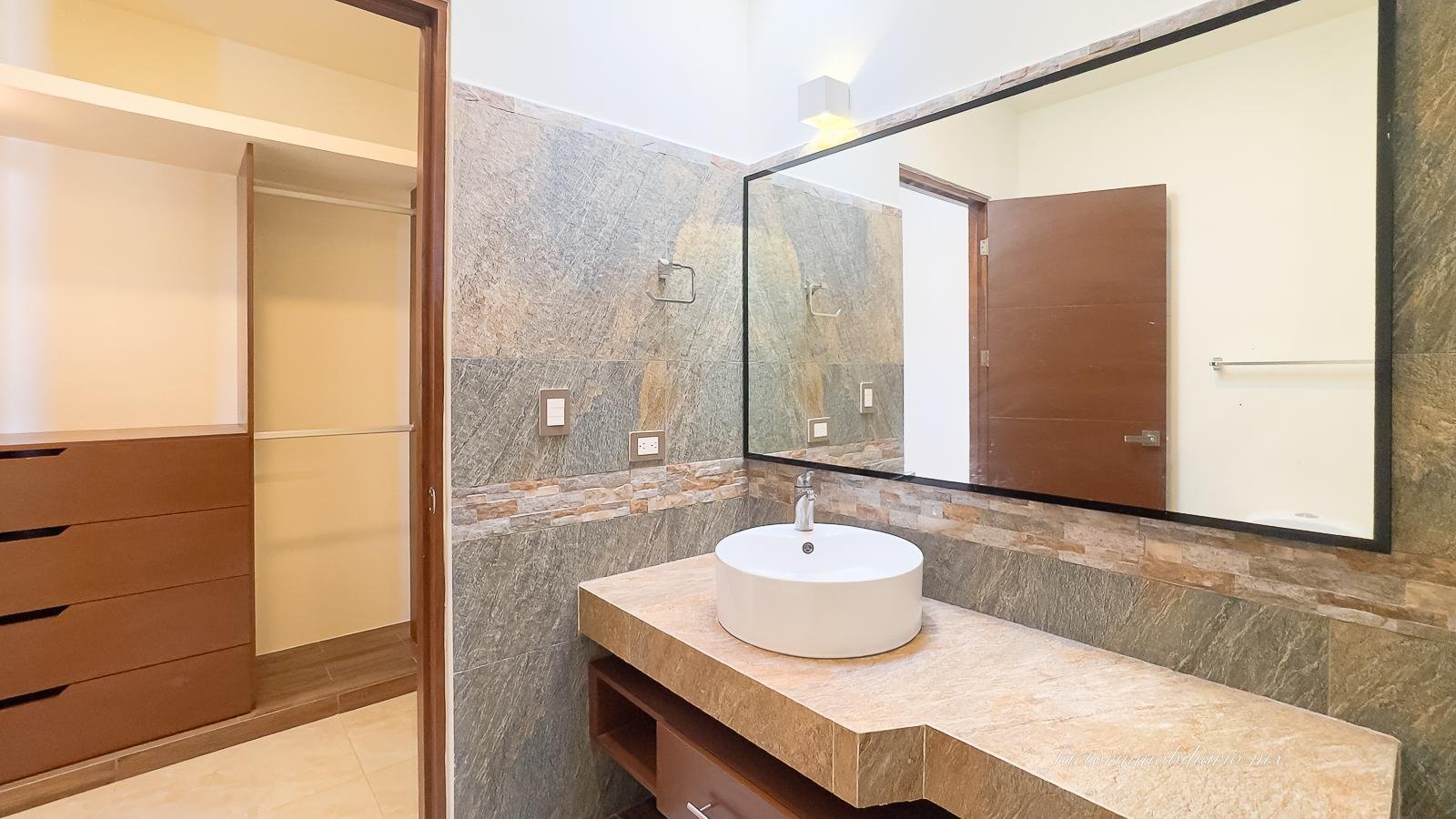 Departamento 3 Soles Av Acanceh | 3 Recámaras Sin Amueblar en Renta