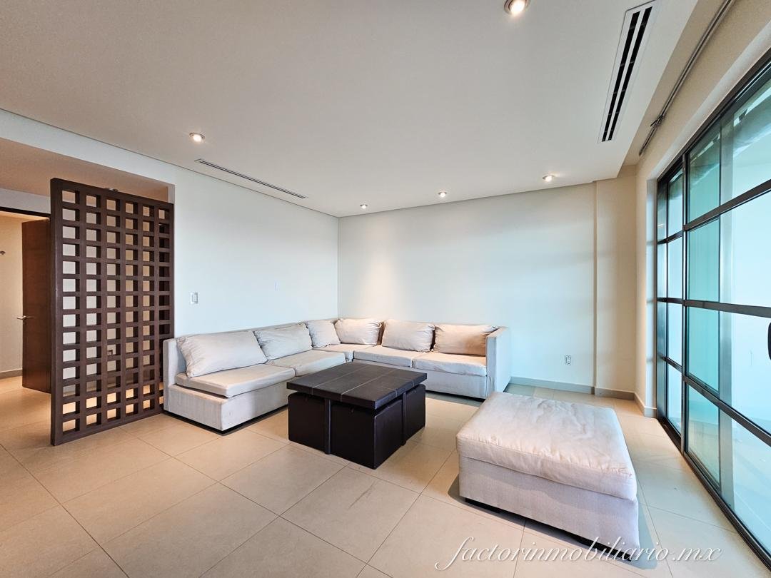 Departamento Novo Cancún de 2 Recamaras 206 m2 en Renta Amueblado