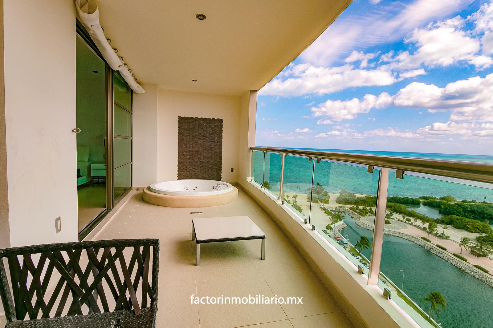 Departamento de 4 Recámaras Amueblado en SLS Residences Puerto Cancún | En Venta