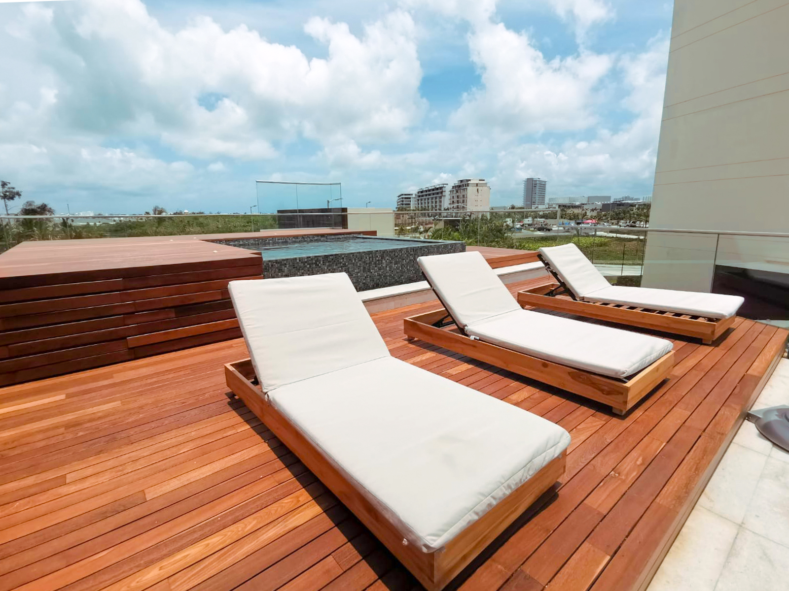 SLS Cancún Hotel & Residences Puerto Cancún | Departamentos Venta y Renta